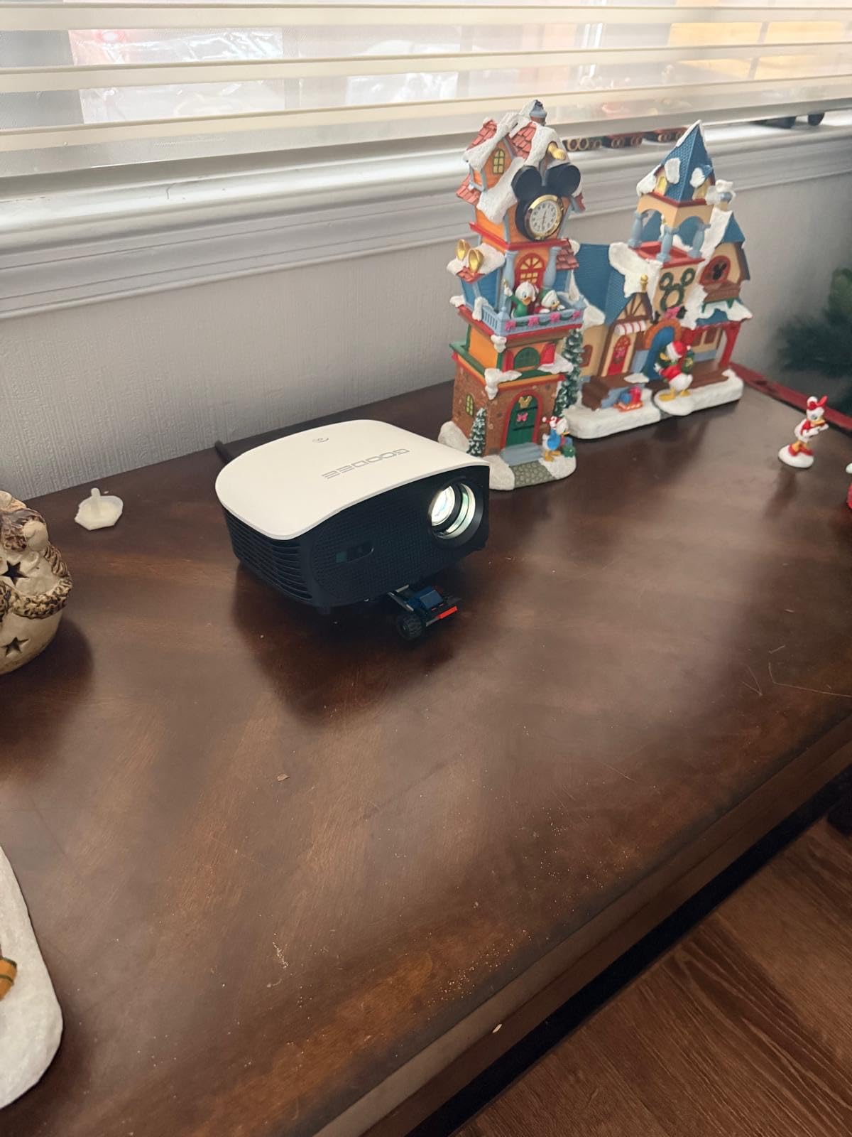 GooDee 4K Smart Projector with 5G WiFi & Bluetooth, Built-in Streaming Apps customer photo 2