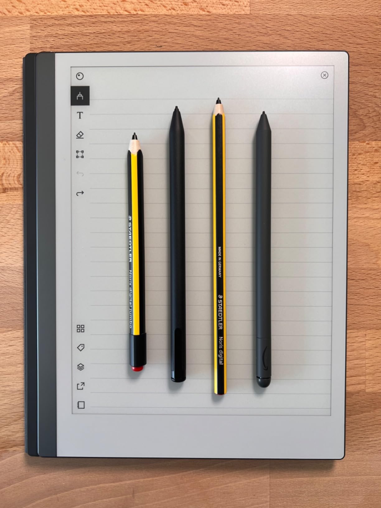 STAEDTLER Lumograph Jumbo Digital Stylus Pen with Eraser for Touchscreens: No Charging, Thick Triangular Barrel for Comfort, Works with Samsung Galaxy Tab, Kindle Scribe & More, with Replacement Nibs customer photo 2