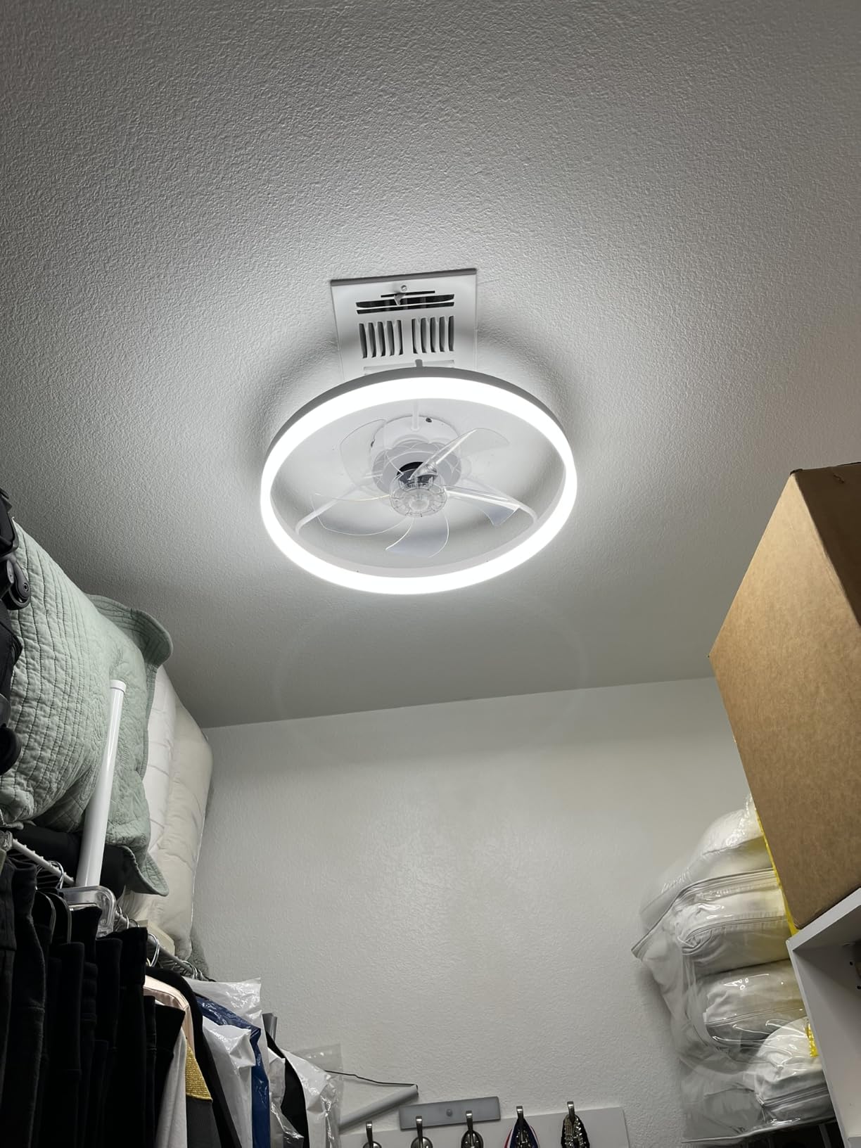 FSZDORJ 20'' Ceiling Fan with Light and Remote, Low Profile Ceiling Fan with Light, Dimmable Flush Mount Ceiling Fan Light, 6 Speeds Fan, App&Remote Control, Fandelier Quiet Fan for Bedroom F115 Black customer photo 1