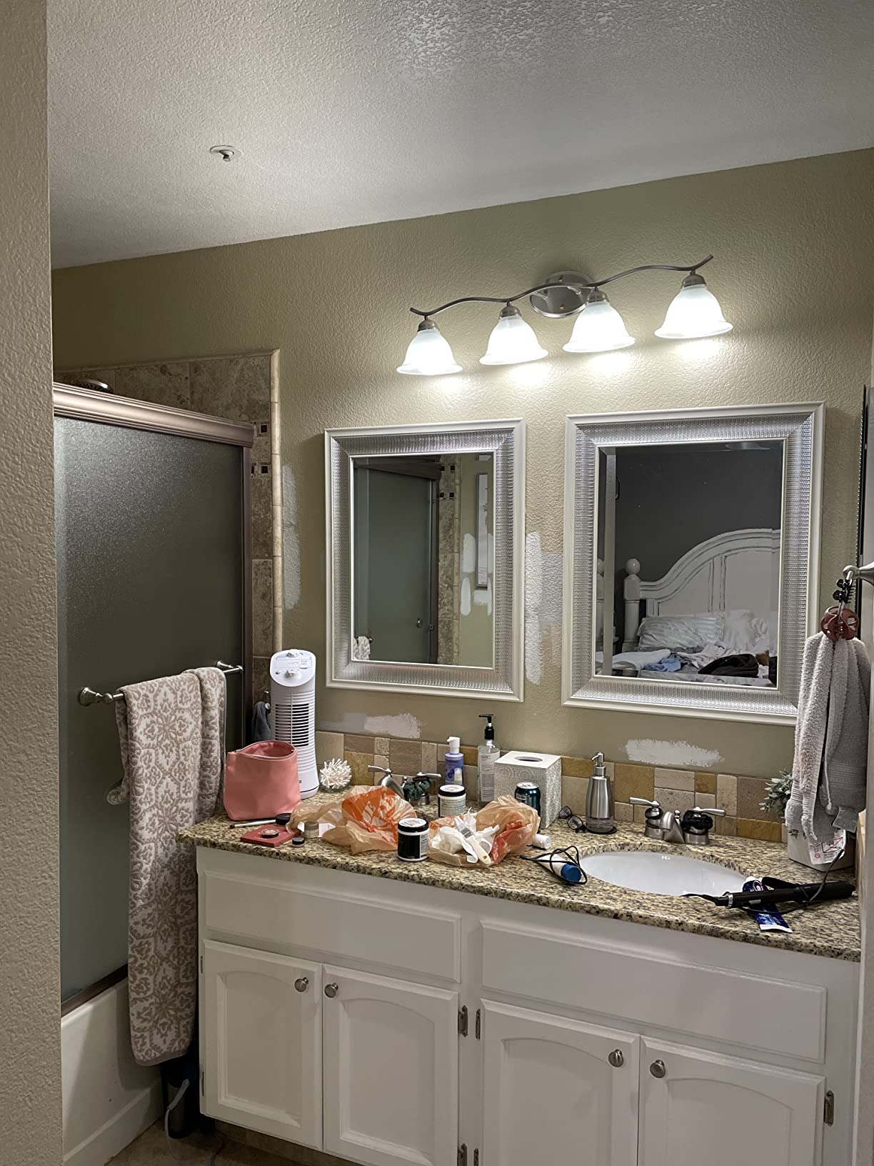 Oruii Small Round Mirror, 18 inch Circle Mirror, Matte Black Metal Frame customer photo 2