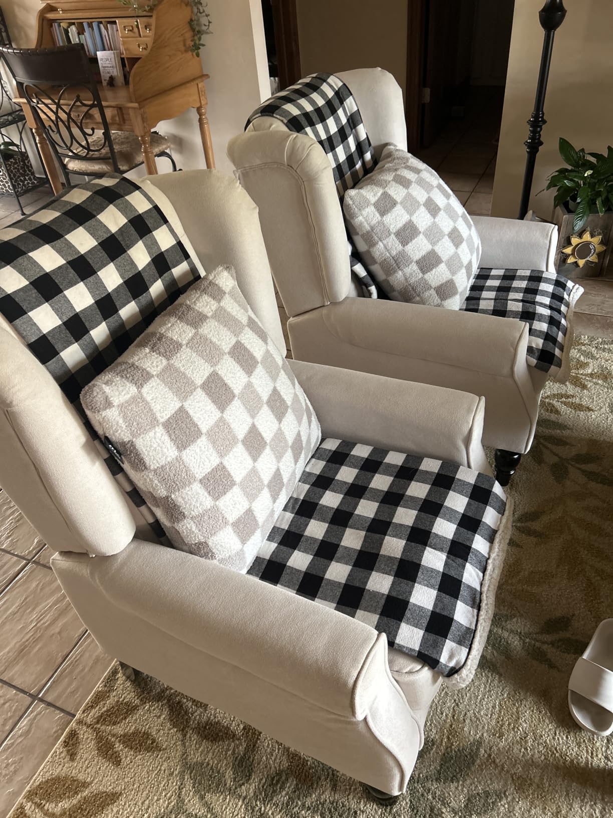HOMCOM Comfy Accent Chair for Living Room, Wingback Armchair, Dark Gray customer photo 1