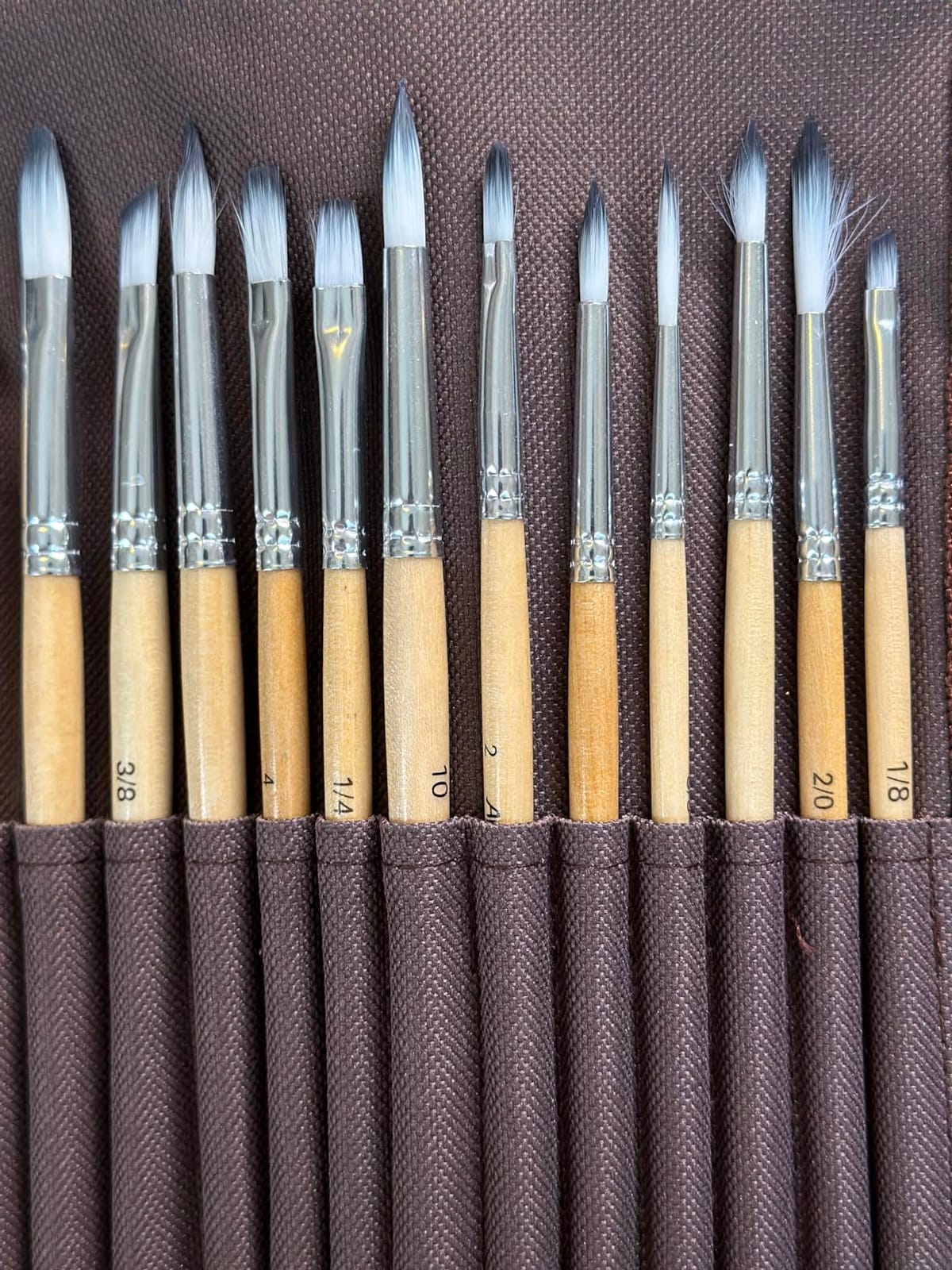 Artecho 32 Pcs Acrylic Paint Brushes Set with Case customer photo 2