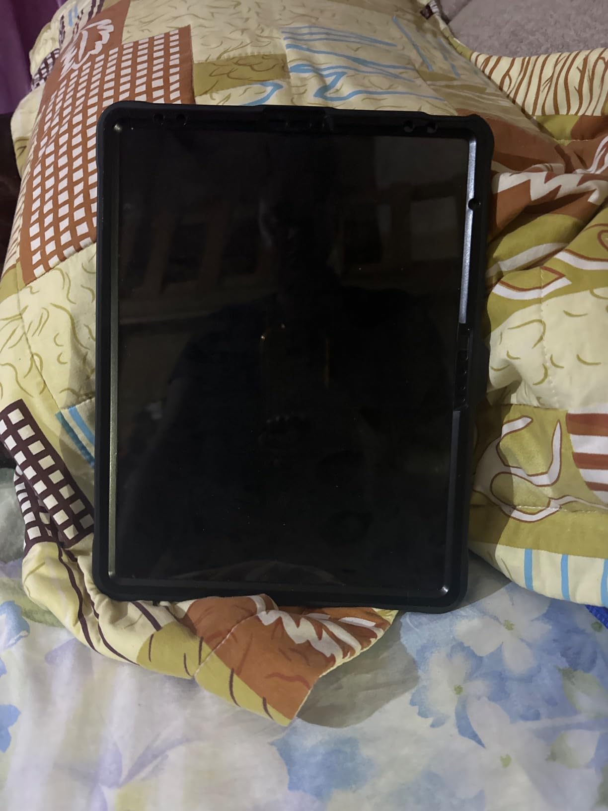 Apple iPad Air 13-inch (M2): Built for Apple Intelligence, Liquid Retina Display, 1TB, 12MP Front/Back Camera, Wi-Fi 6E, Touch ID, All-Day Battery Life — Starlight customer photo 2