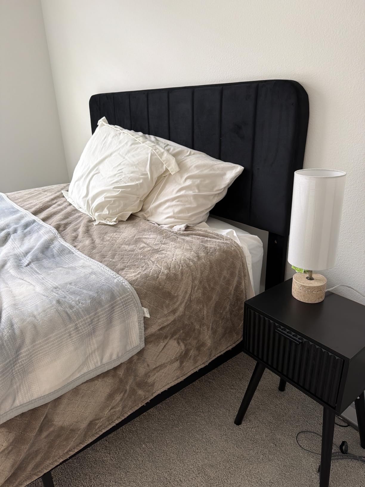 LAATOOREE Nightstands Set of 2, Small Bed Side Table with Fluted Door customer photo 2