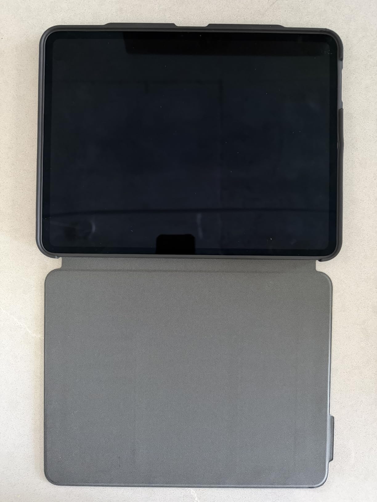 ZUGU Case for iPad Pro 13 inch (M4/M5) 2024/2025 [Black] customer photo 1