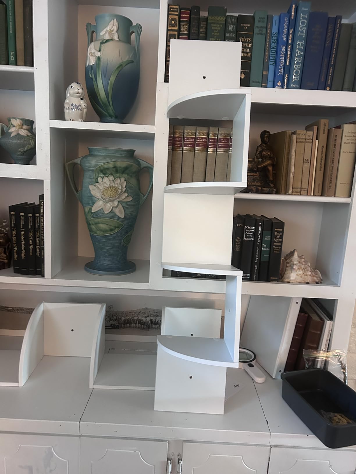 HOOBRO Corner Shelf Wall-Mounted, Set of 2 Floating Corner Shelves for Wall, 4-Tier Corner Bookshelves Floating Shelf for Wall Corner Shelves for Living Room Bedroom Bathroom Home Office Rustic Brown customer photo 2
