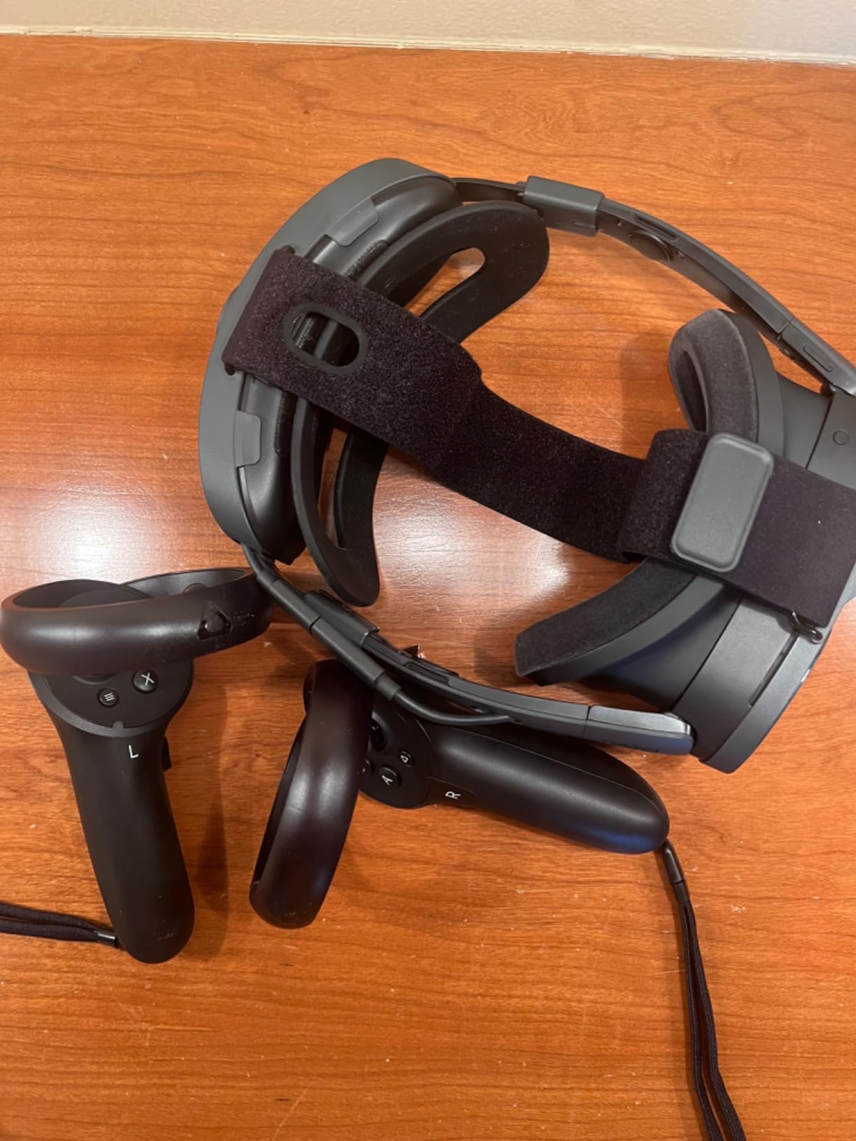 HTC Vive XR Elite with Deluxe Pack — Mixed Reality and PC VR Headset + Controllers customer photo 1