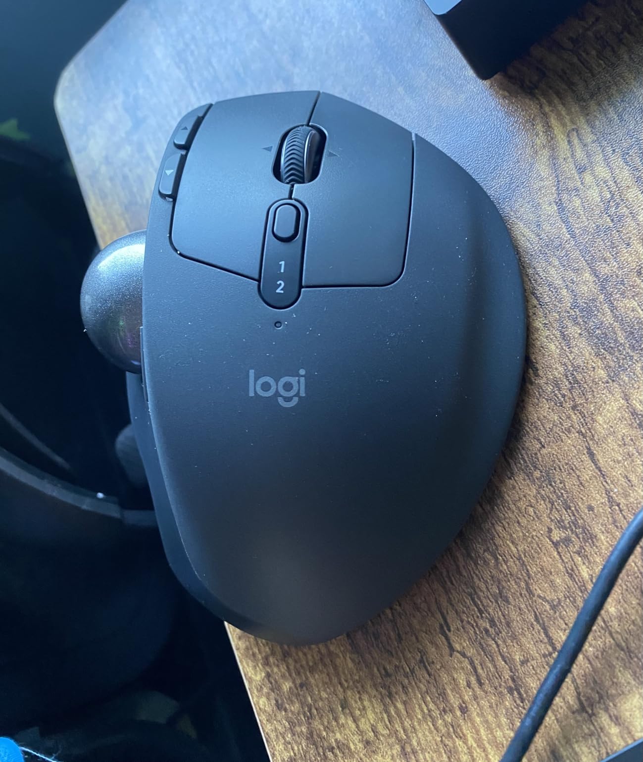 Logitech MX Ergo S Advanced Wireless Trackball Mouse USB C - Graphite customer photo 1