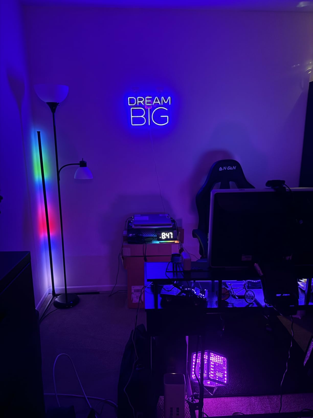 Tyute Corner Floor Lamp, RGB LED Corner Lamp with Music Sync, Smart App and Remote Control Color Changing Ambience Light, LED Lamp with 16 Million Colors for Bedroom, Living Room Gaming Room customer photo 1
