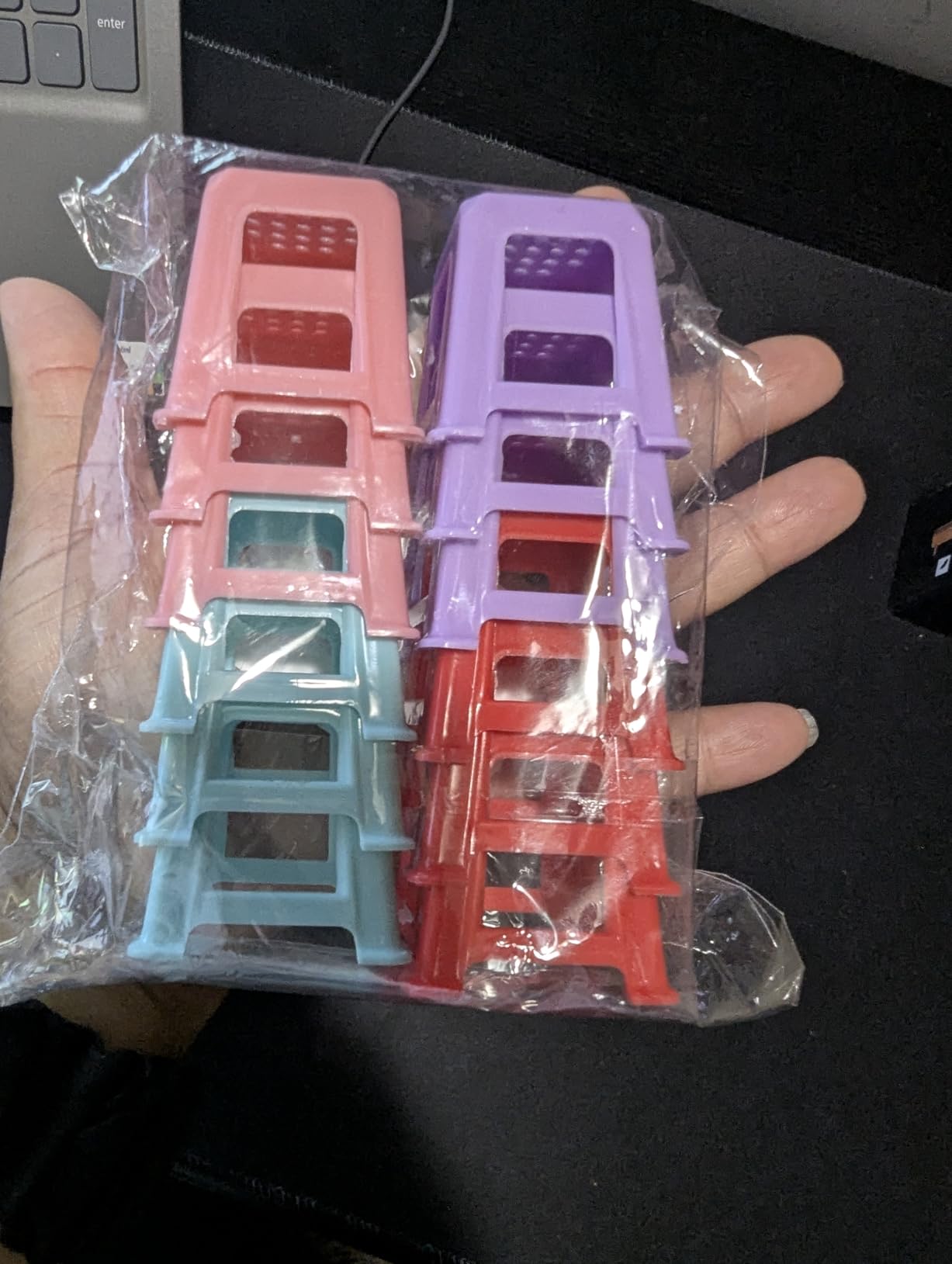 12 Pcs Canvas Stands for Mini Canvas Feet Risers - Fluid & Acrylic Pouring Paint Supplies - Solid Color Plastic Paint Pouring Tools customer photo 1
