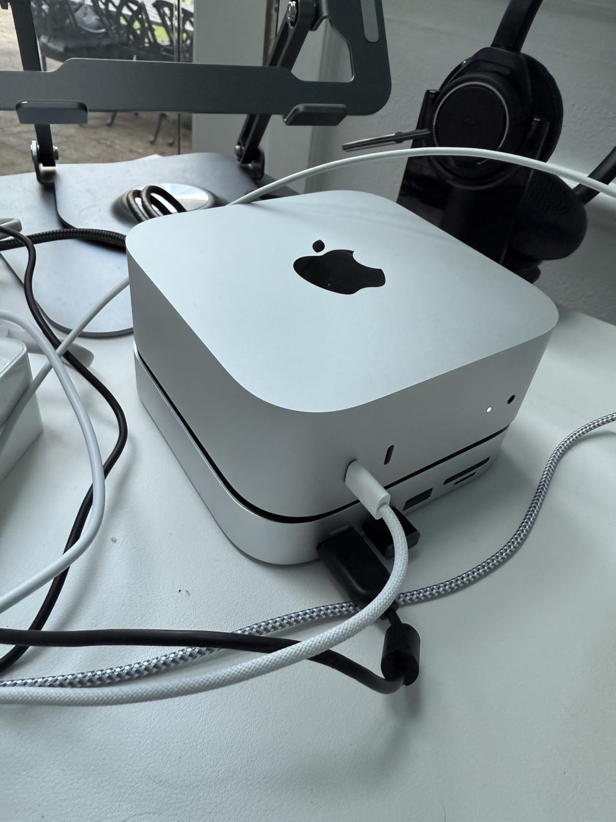 Apple 2024 Mac mini Desktop Computer with M4 chip with 10‑core CPU and 10‑core GPU: Built for Apple Intelligence, 16GB Unified Memory, 512GB SSD Storage, Gigabit Ethernet. Works with iPhone/iPad customer photo 1