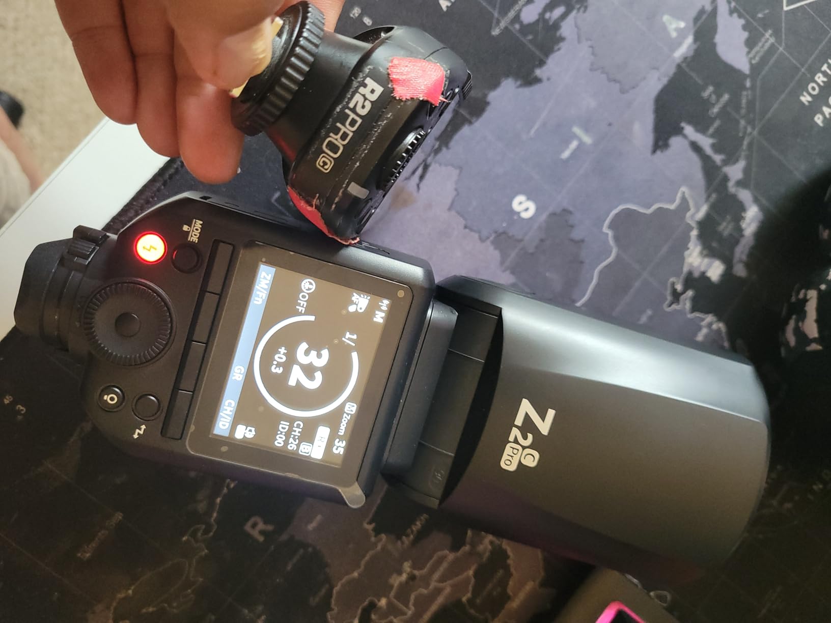 NEEWER Z2PRO-C 2.4G TTL Round Head Flash Speedlite Compatible with Canon customer photo 2