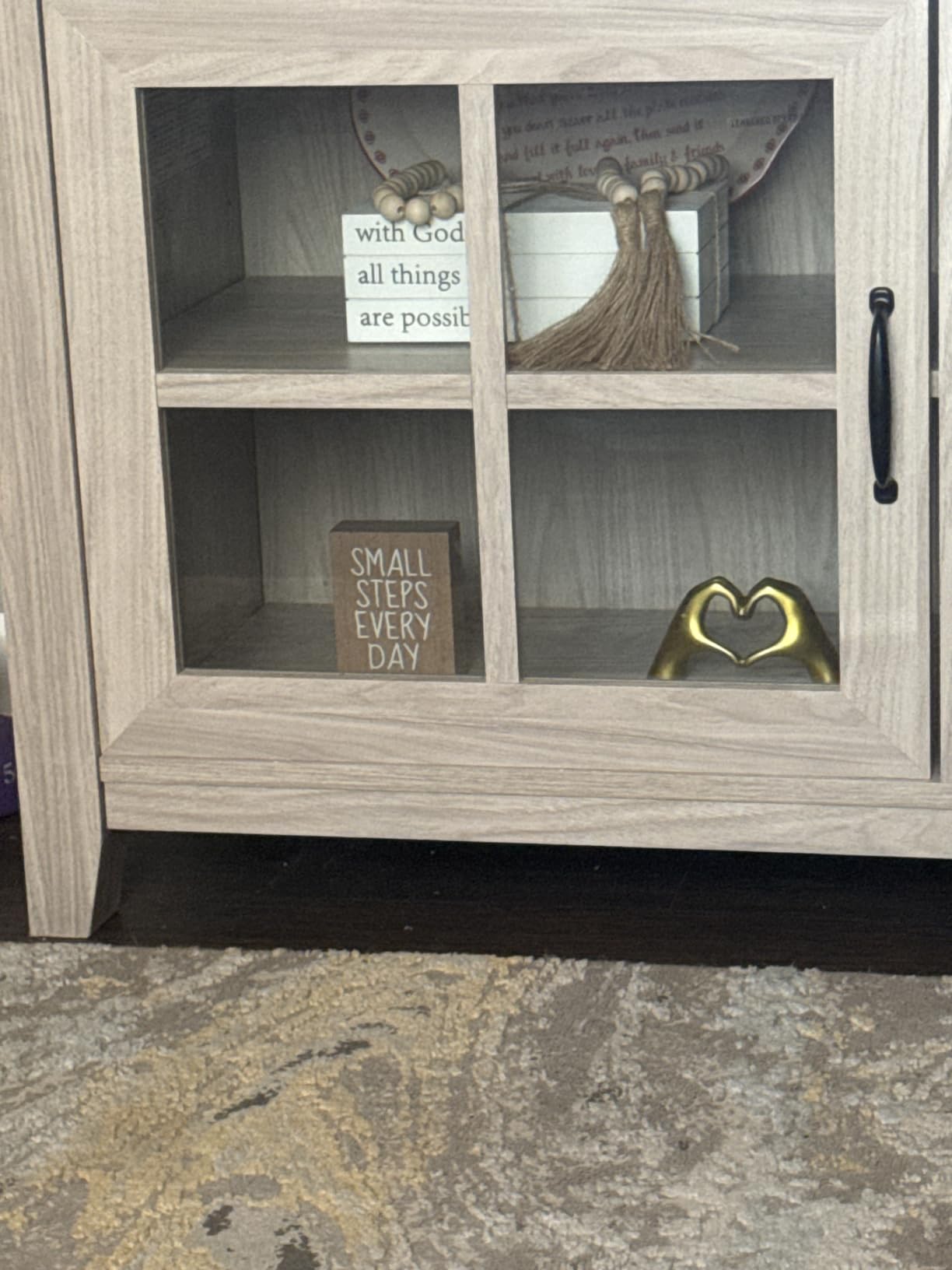 Small Heart Hands Sculpture Decor for Living Room Bedroom Bookshelf Coffe Table and Office Display, Love Finger Statue Modern Aesthetic Home Decor, Unique Gift for Wedding Christmas Birthday (Gold) customer photo 1