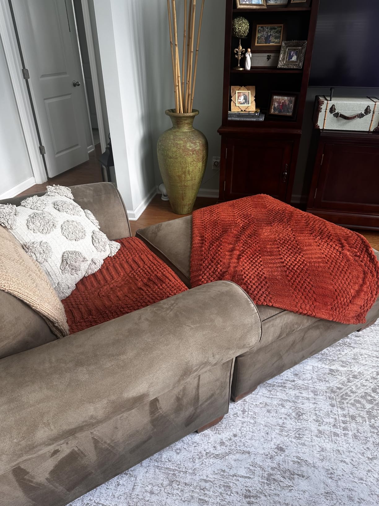 Rust Throw Blanket - Soft & Fluffy Fleece, Cute & Aesthetic, Perfect for Sofa, Couch, Chair, Bed, Living Room & Bedroom, All-Season Use, Plush & Cozy Decorative Blanket customer photo 1