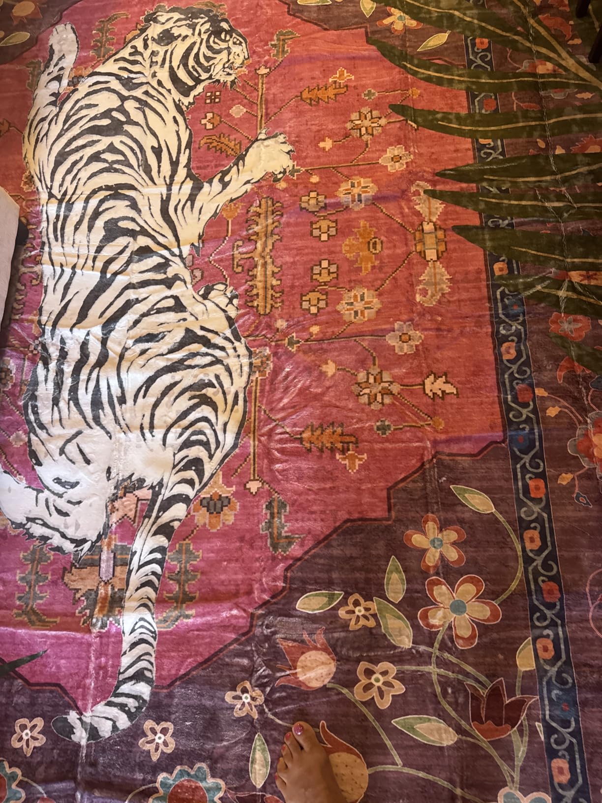 5x7 FT Leopard Rug for Living Room Hot Pink Leopard Vintage Animal Rug Aesthetic Pink Rugs for Girls Room Nursery Bedroom Home Office Dorm Thin Bright Magenta Carpet (Hot Pink, 5X7 FT) customer photo 1