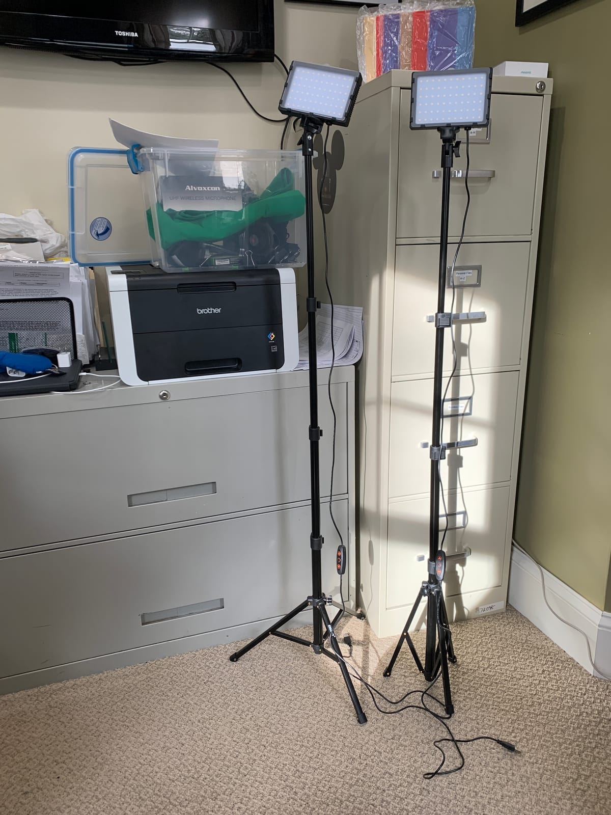 EMART 2-Pack 15W LED Video Light Kit with Phone Holder & Barndoor customer photo 1