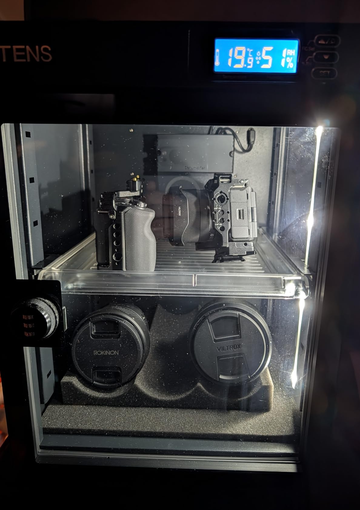 Dehumidifying Dry Cabinet Box with Combination Lock,Digital Control Noiseless and Energy Saving,for Camera Lens,Electronic Equipment,Collectibles Storage,Temperature Humidity LED Screen (100L) customer photo 2