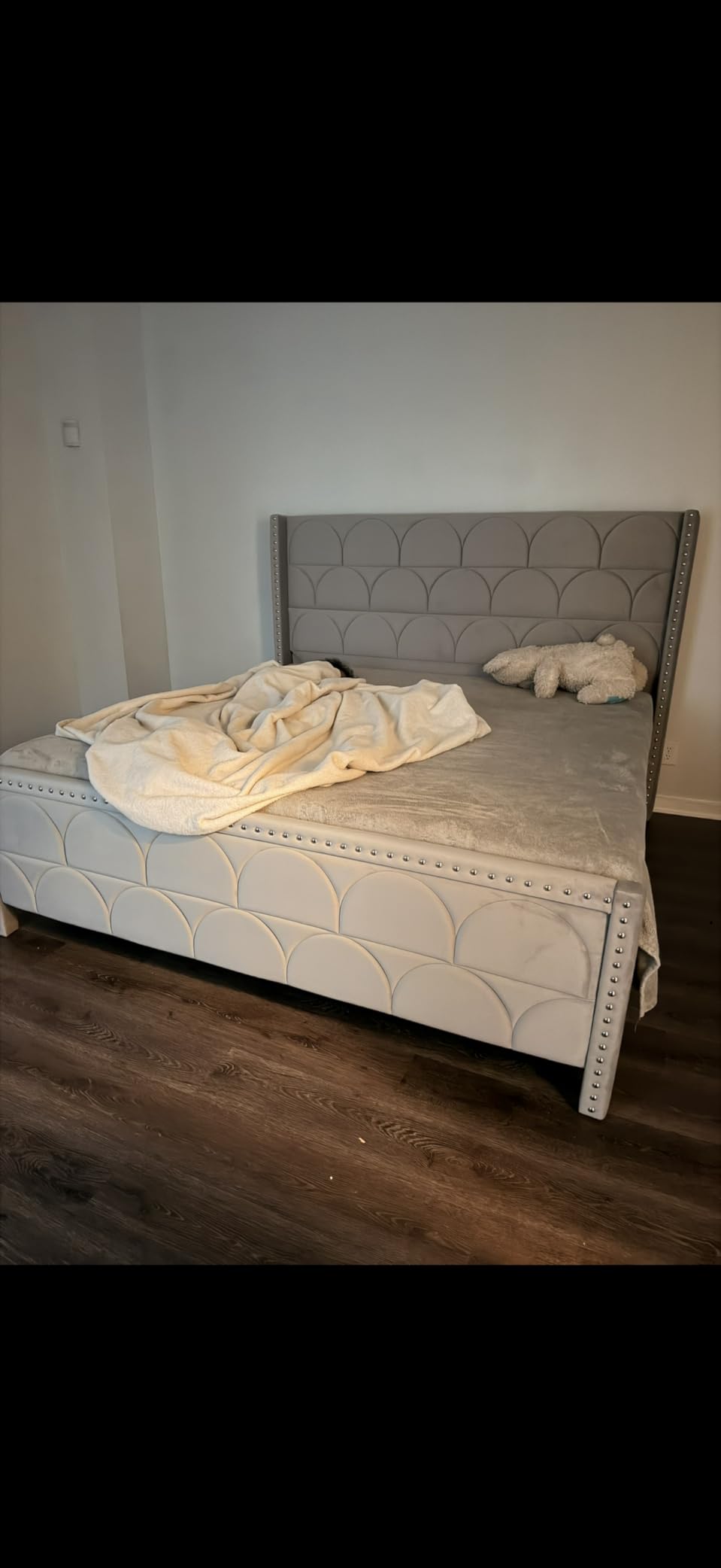 OHOHOLIVE King Size Bed Frame with 56