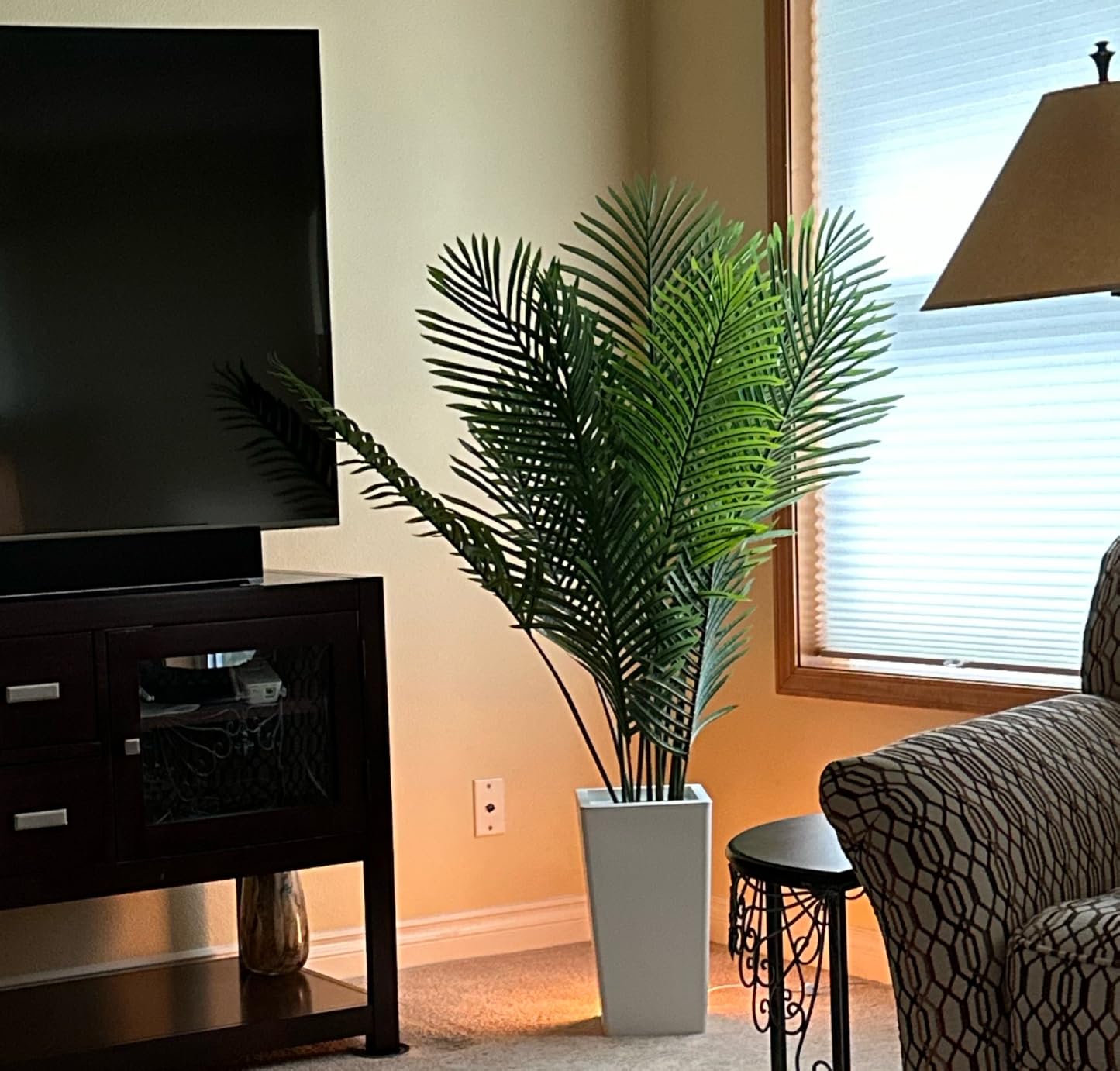 VIVATREES Palm Tree 6FT Artificial, 72in Tall Faux Palm Tree with 15.7 White Planter, Fake Potted Tree for Indoor & Outdoor Home Office Decor customer photo 1
