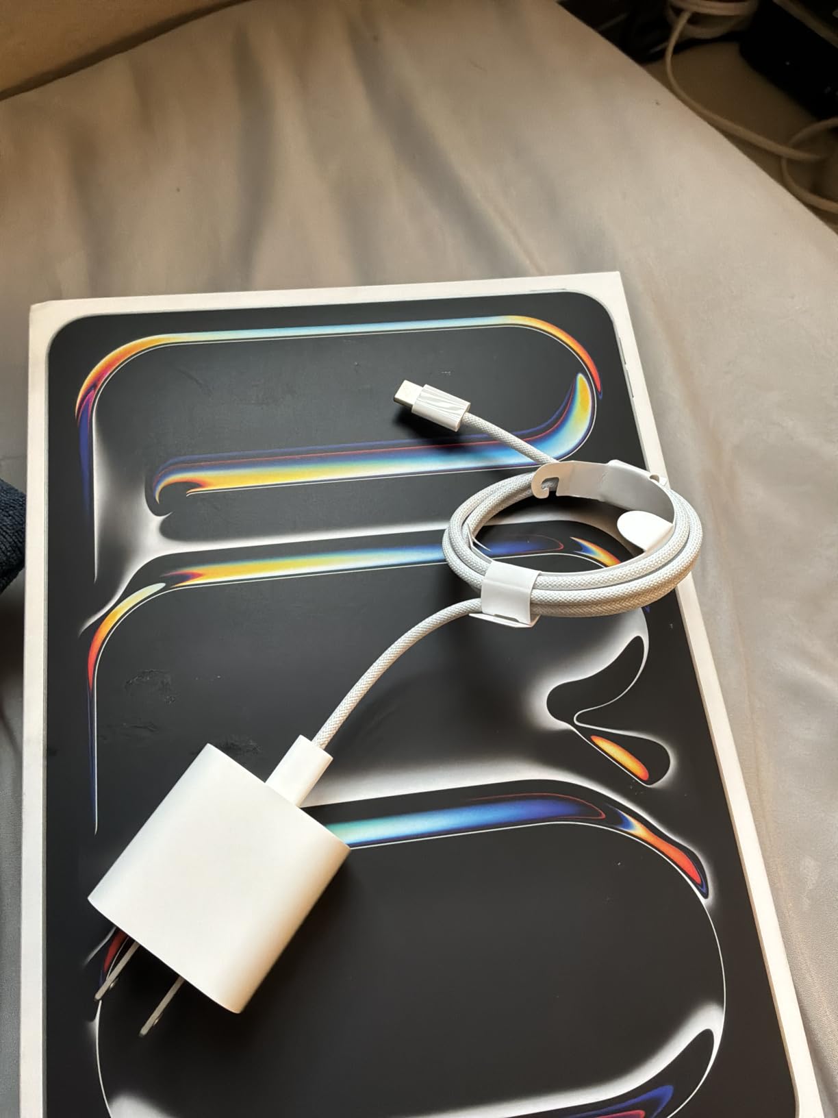 Apple iPad Pro 11-inch (M5): Ultra Retina XDR Display, 256GB, Landscape 12MP Front Camera/12MP Back Camera, LiDAR Scanner, Wi-Fi 7 with Apple N1, Face ID, All-Day Battery Life — Silver customer photo 1