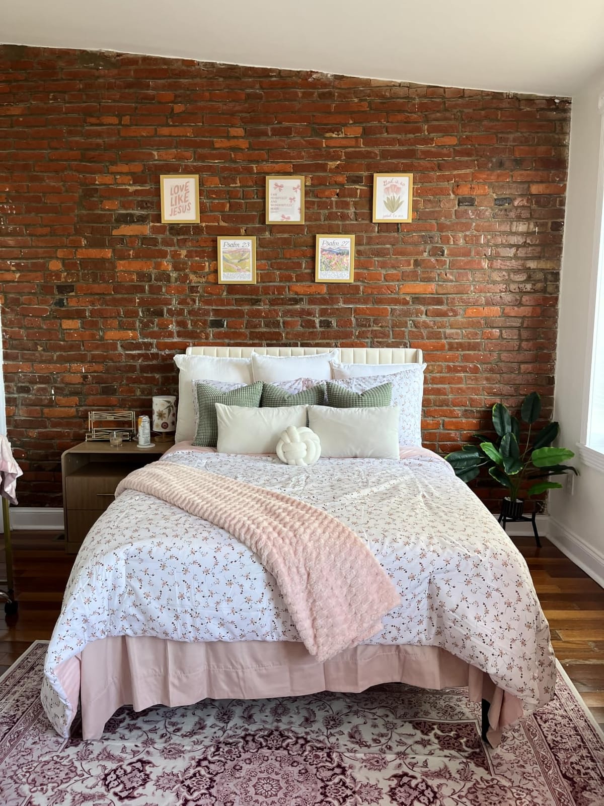 Allewie Queen Size Velvet Bed Frame/Vertical Channel Tufted Wingback Headboard/Upholstered Platform Bed/Strong Wooden Slats/No Box Spring Needed/Easy Assembly/Cream White customer photo 1