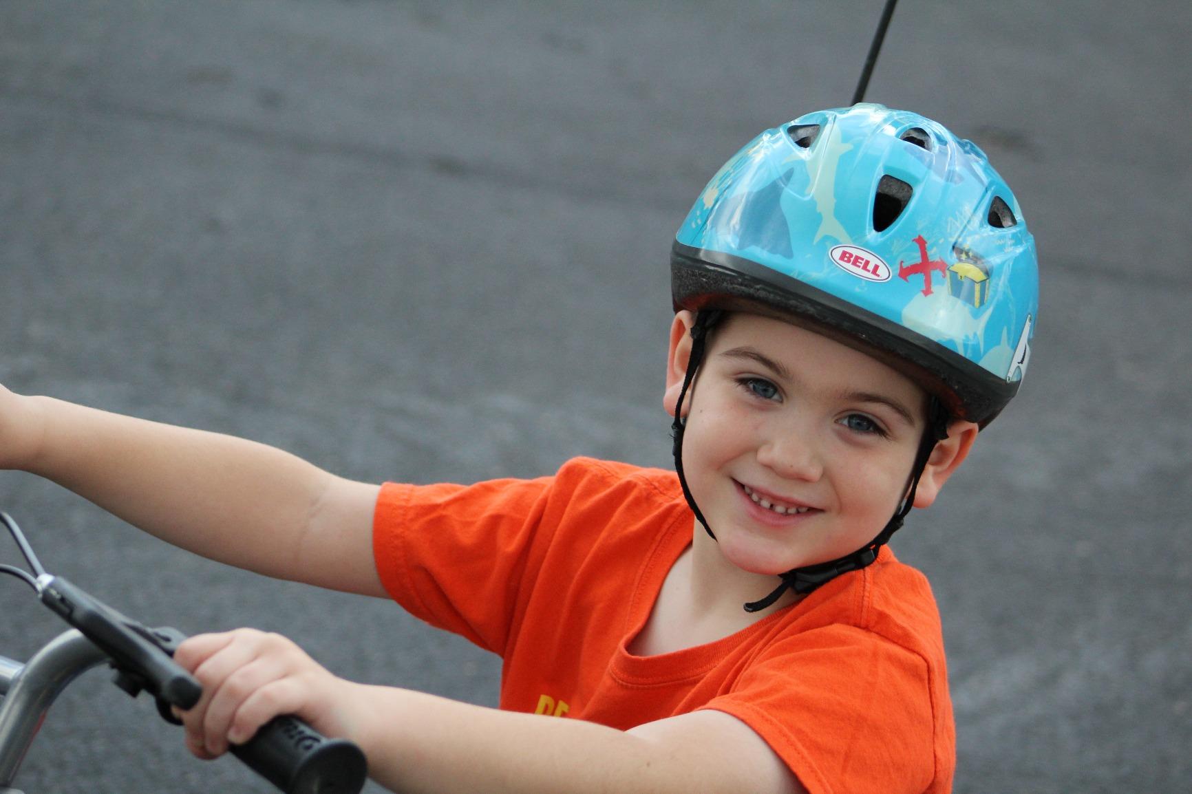 Razor PowerRider 360 for Kids Ages 8+ - Electric Tricycle, Up to 9 mph, Welded Steel Fork, 12V Powered Ride-On, For Riders up to 120 lbs customer photo 2