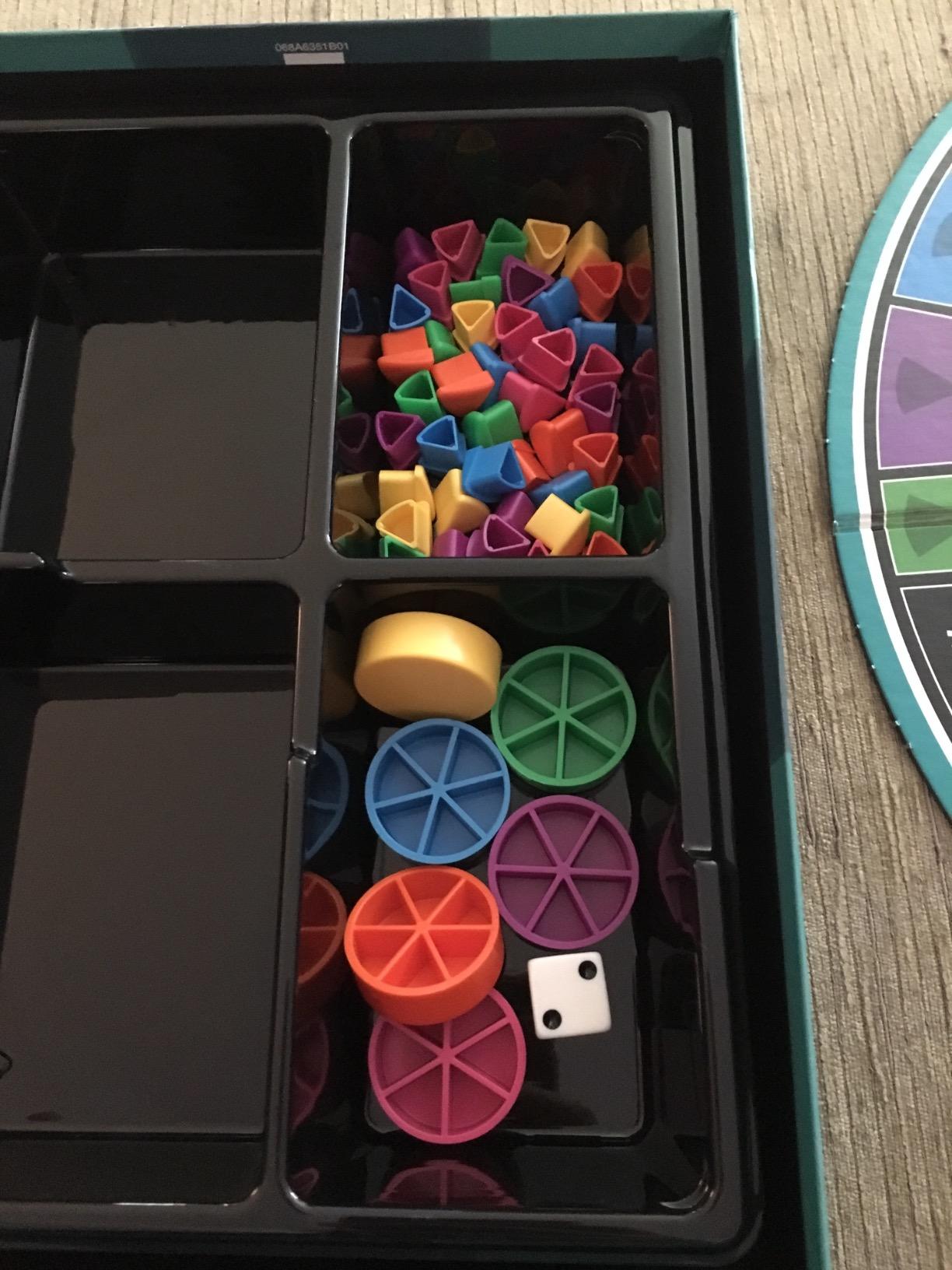 Hasbro Gaming Trivial Pursuit Game: Family Edition Board Game, Family Trivia Games for Adults and Kids, 2+ Players, Ages 8+ (Amazon Exclusive) customer photo 1