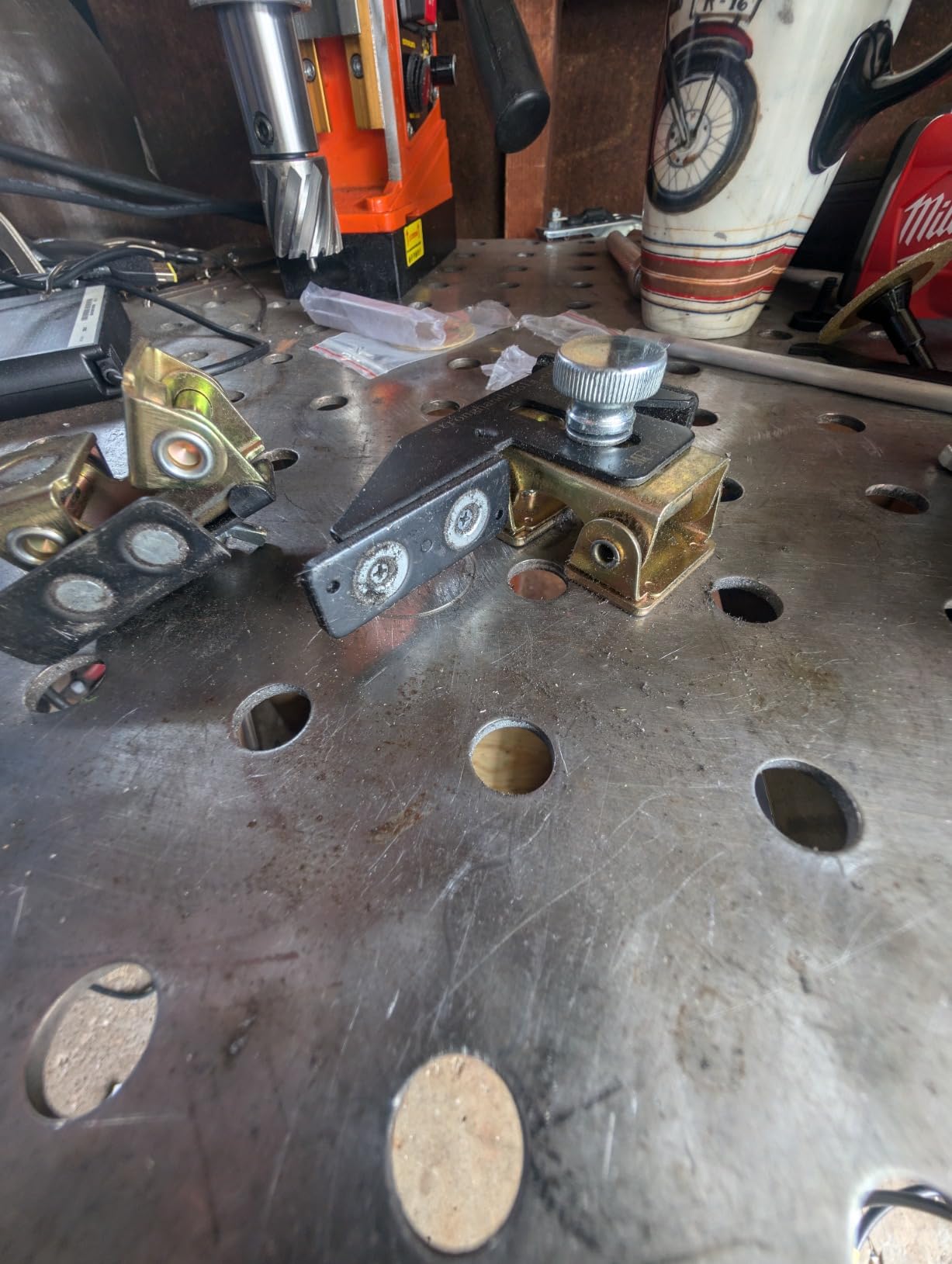 Strong Hand Tools Grasshopper Magnetic Welding Finger, 35 lb Pull Force, Brass Contact Tip, Spring-Loaded Arm, V-Pad Base, Anti-Tipping Bolt, AGH230 customer photo 1