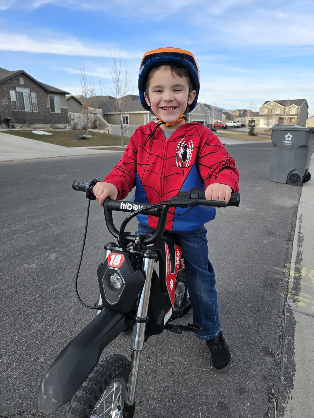 Hiboy DK1 36V Electric Dirt Bike for Kids, 300W & 15.5 MPH, Ages 3-10 customer photo 1