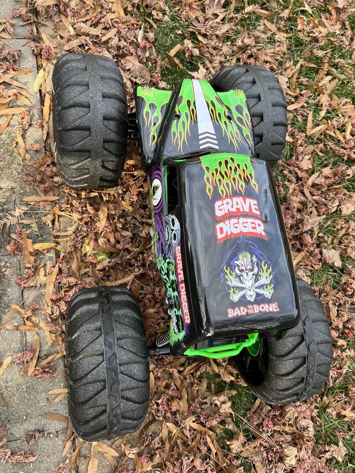 Monster Jam, Official Mega Grave Digger All-Terrain Remote Control Monster Truck, Over 2 Ft. Tall, 1:6 Scale, Kids Toys for Boys and Girls Ages 4 and Up customer photo 1