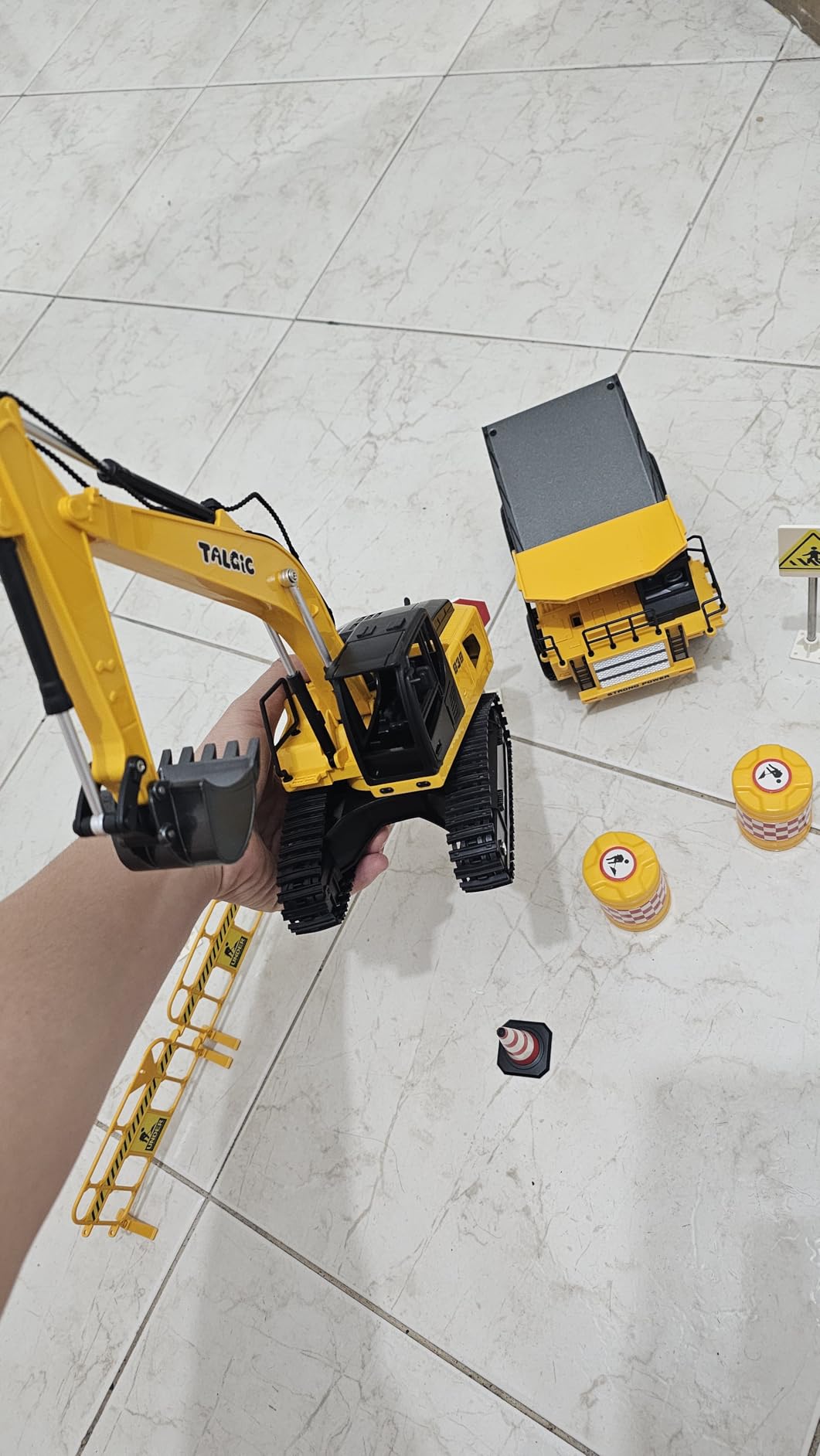 Joylike RC Excavator and Dump Truck Toy Set,2.4Ghz Metal Remote Control Construction Vehicle with Light&Sound, Best Christmas Toy for Boys 8+Year Old Kid customer photo 1