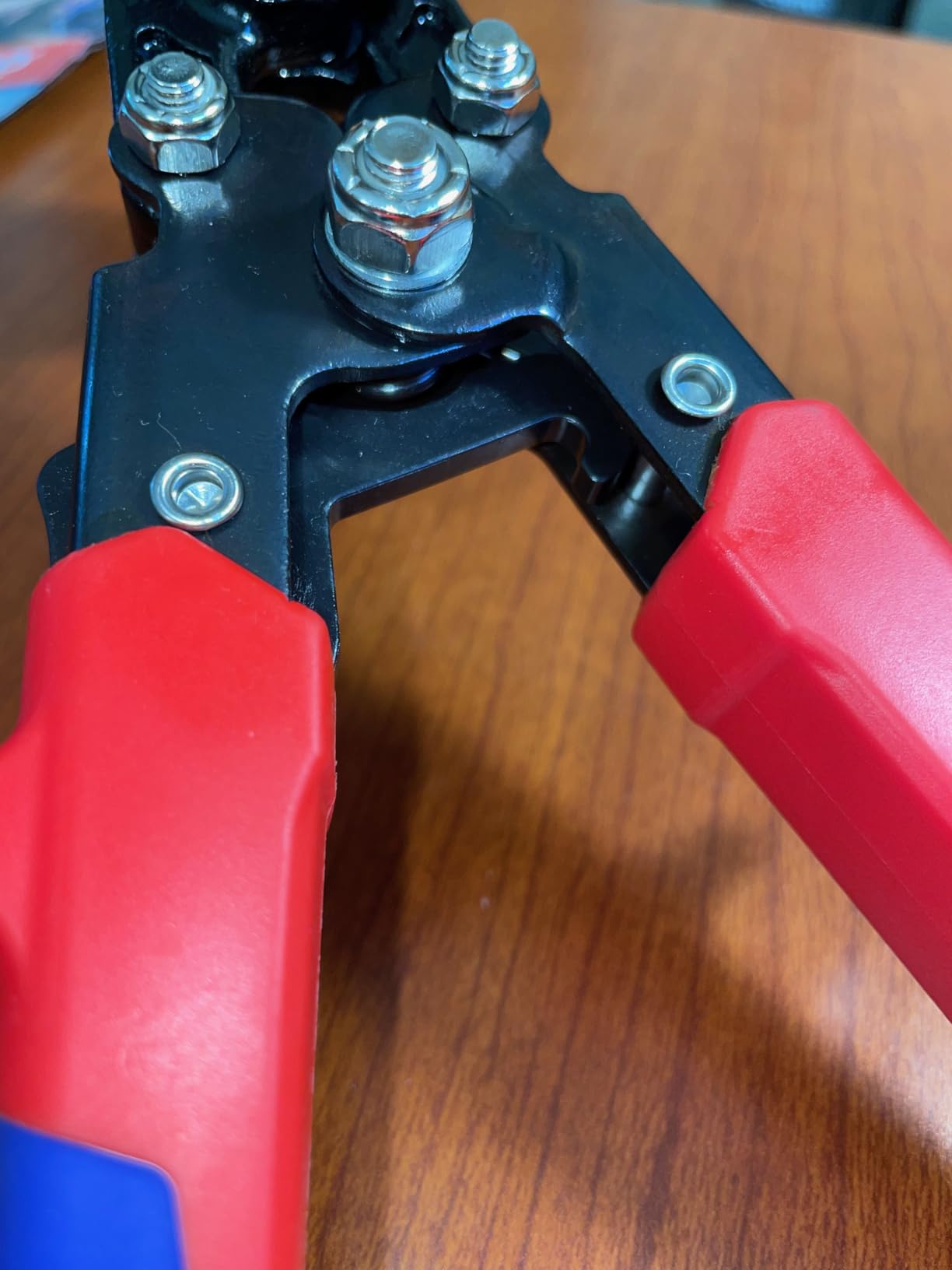 WORKPRO Hand Seamer Tool, 6-Inch Sheet Metal Bender, Heavy-Duty Steel Sheet Metal Brake Pliers for Bending, Seaming, Flattening with Ergonomic Handle and Smooth Jaw customer photo 2