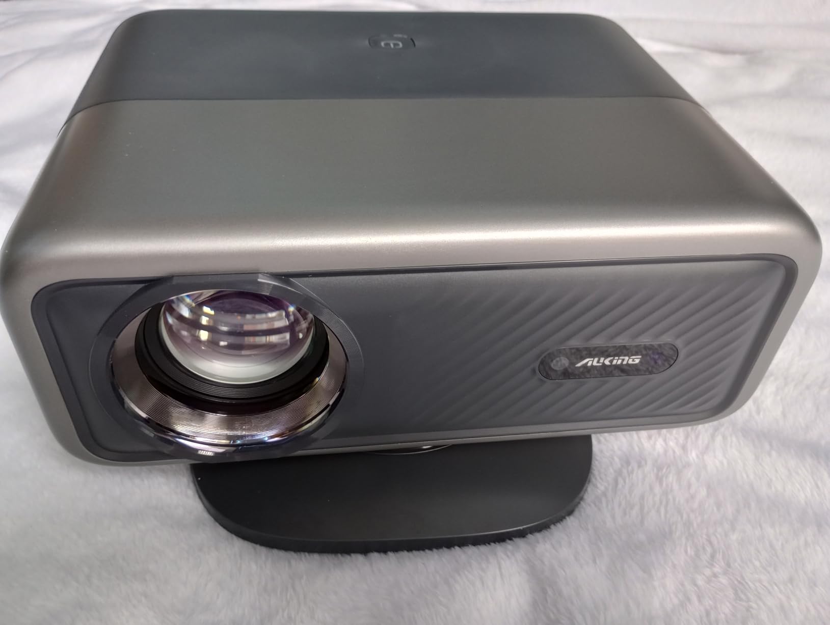 AuKing 5000 ANSI & 70W Dolby 4K Outdoor Projector with Auto Focus customer photo 2